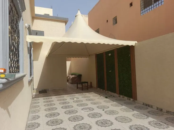أسعار مظلات هرمية مناسبة لجميع الاستخدامات في جدة والمدينة